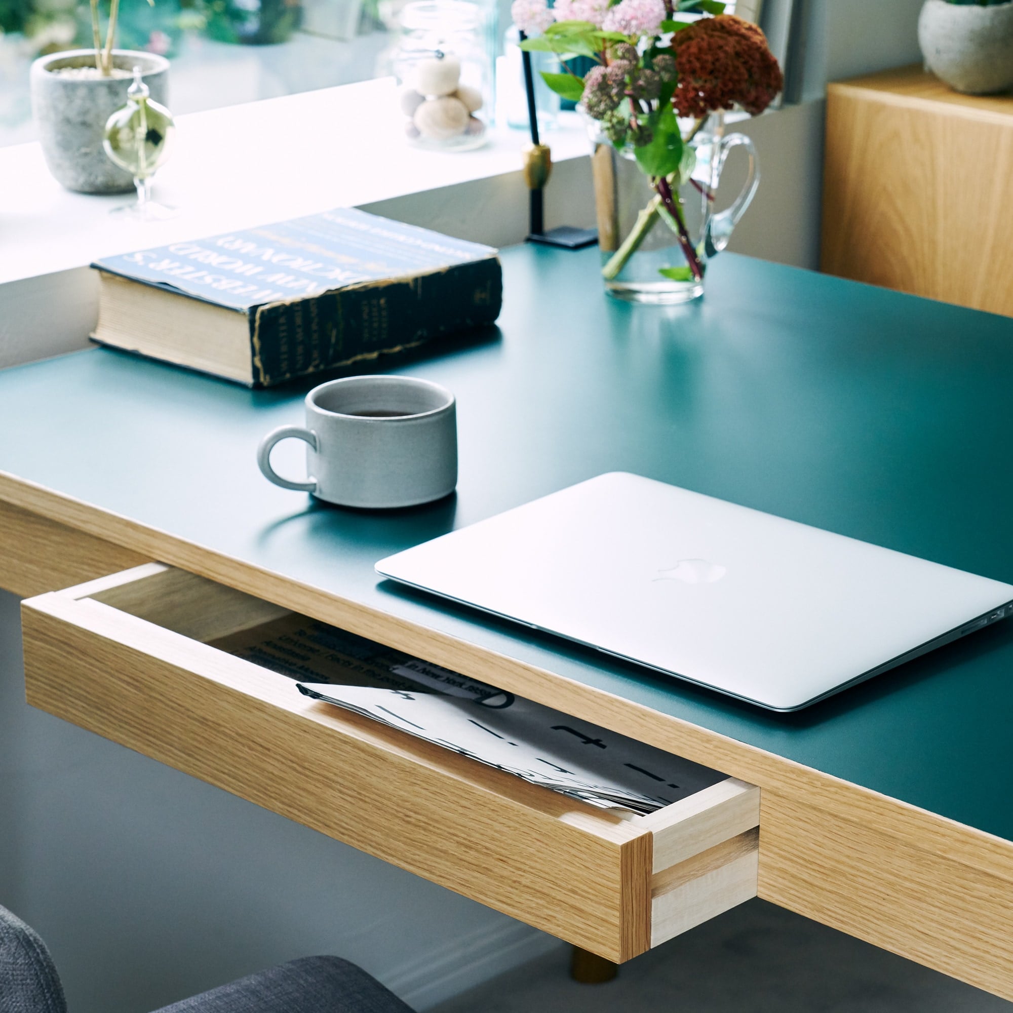 ☆【在庫限り】STILT TABLE 1400 Green Black｜これまでに販売した商品