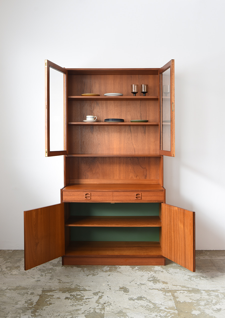 Swedish Cup Board / Glass Cabinet 食器棚 ガラス扉 本棚 チーク