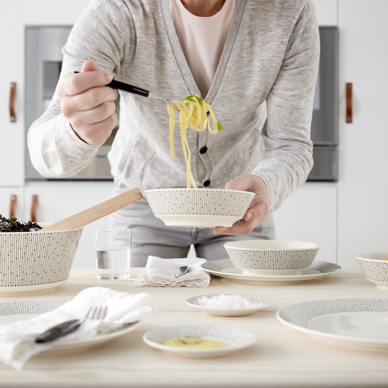 マイニオ サラストゥス プレート 15cm ブラックiittala/Arabia|北欧