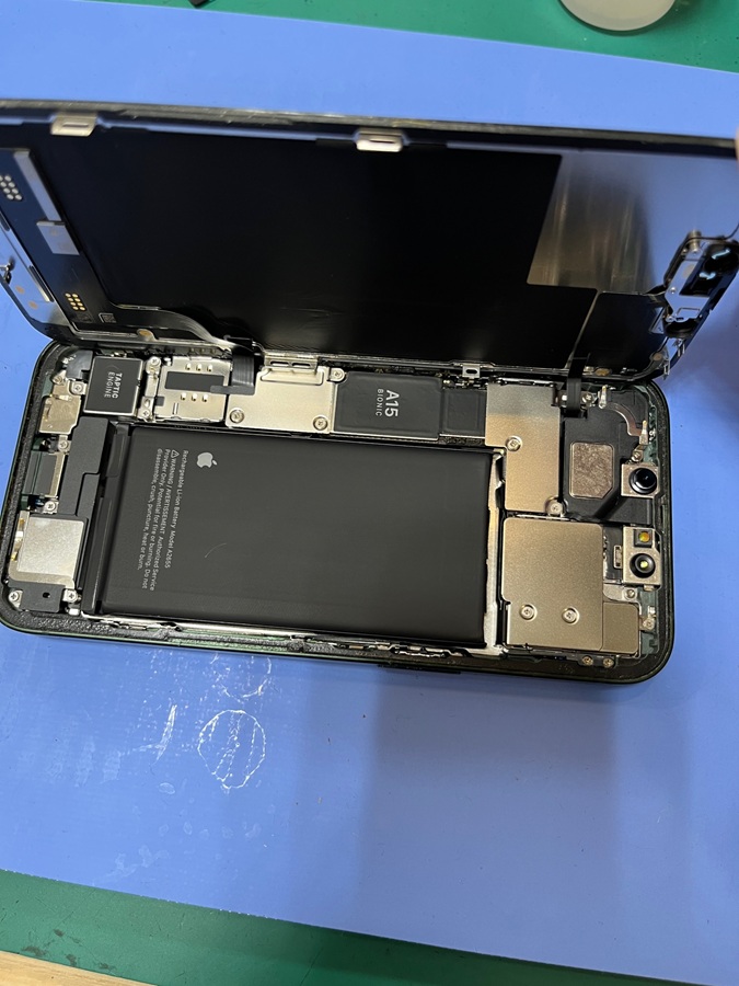 iPhone13液晶交換の修理事例ご紹介！ | iPhone修理アイサポ 修理事例