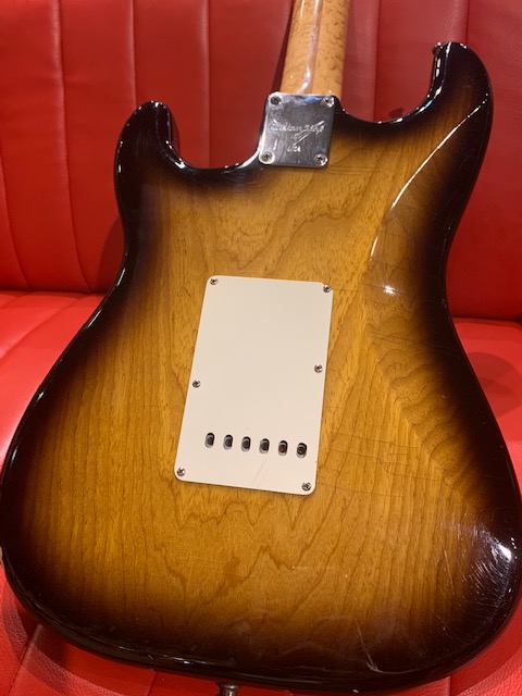 本日入荷のUsed Fender Guitar『Master Built Series Custom Classic