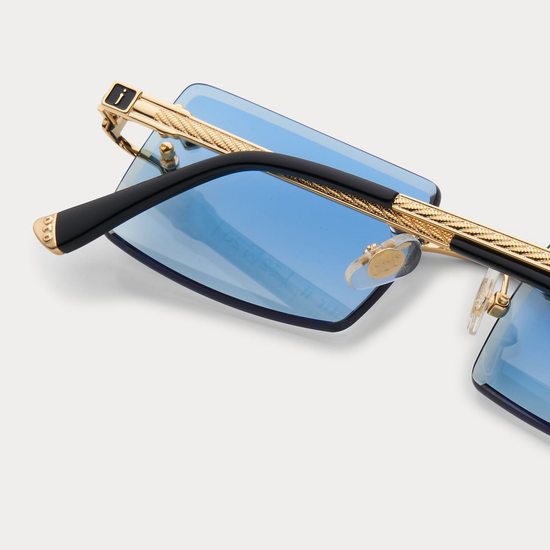 BLUE TINT AUTHENTIC II – JAMES ORO