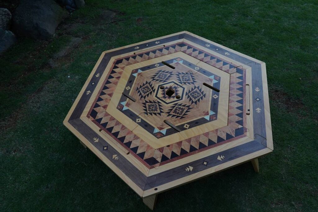 クミ男ンドル】ヘキサテーブルはキャンプ沼の入り口 by TheArth