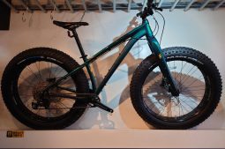 KONA・WOO カーボンフォークの軽量なファットバイク！ | 札幌じてん