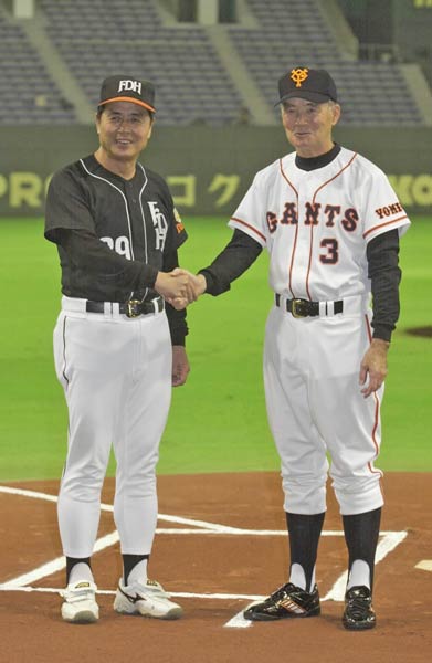 ☆2000年巨人4勝2敗ダイエー 長嶋…：栄光と感動の日本シリーズ