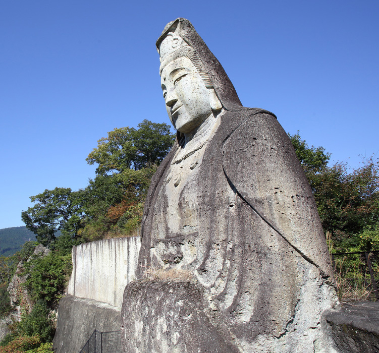 大谷寺 | 日本最古の石仏「大谷観音」と高さ27メートルの「平和観音」