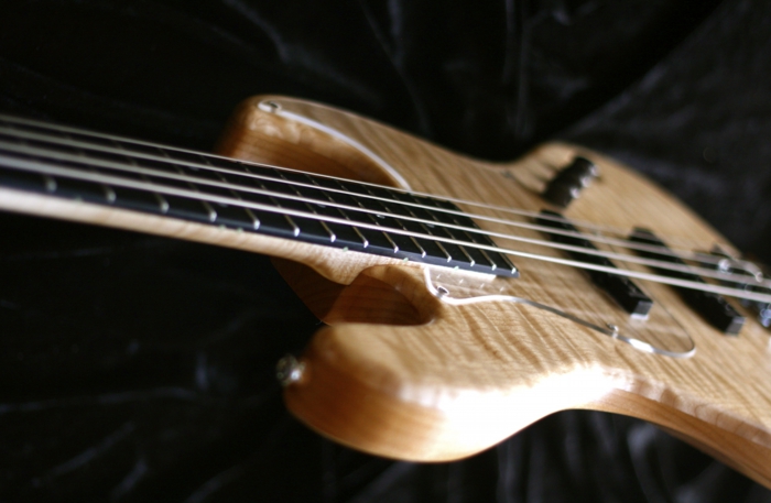 Basses OKJB - ok custom design - Custom Electric Bass Guitars