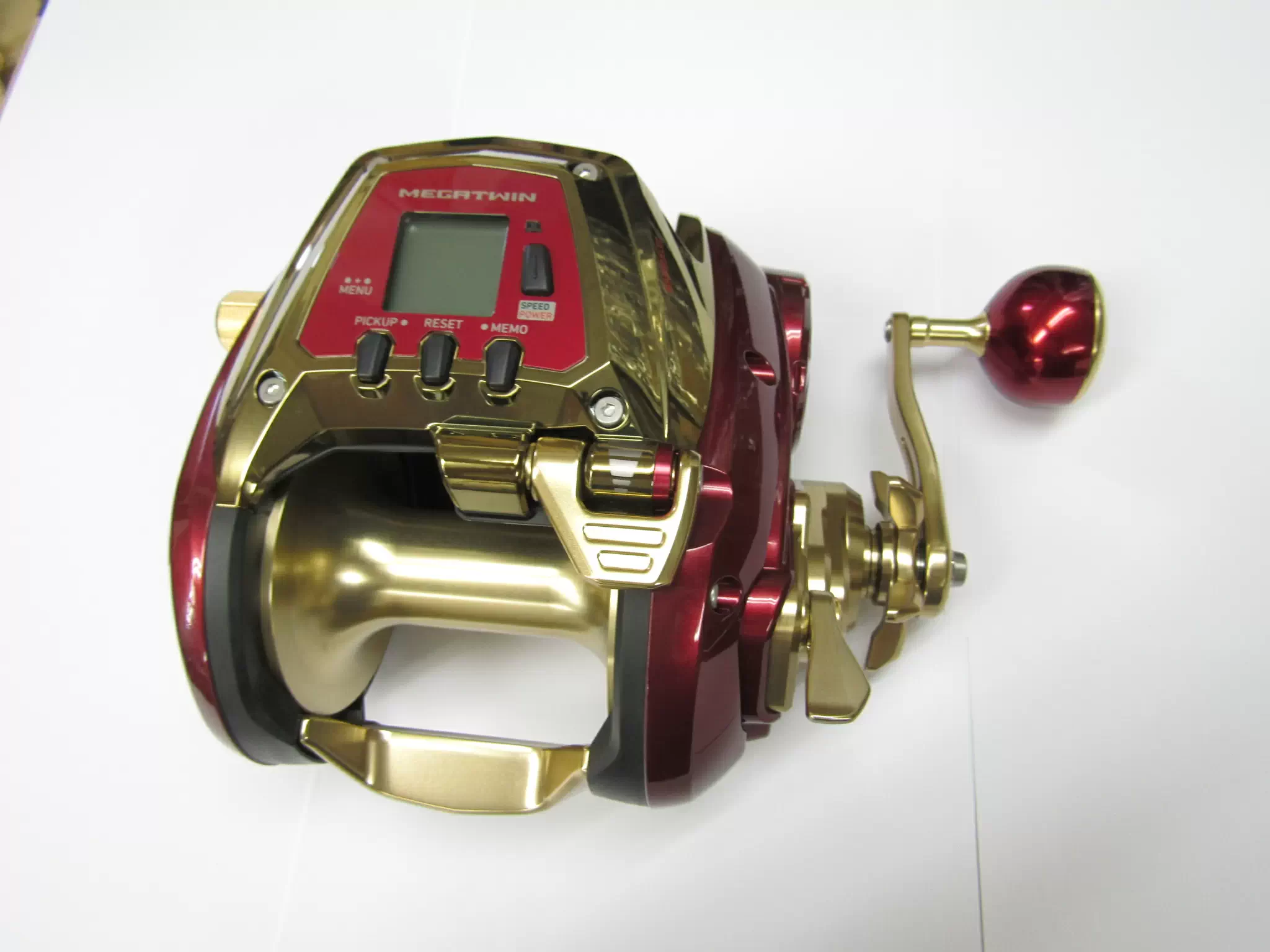 ダイワの電動リールジャンク品2台 ダイワの電動リールジャンク品2台