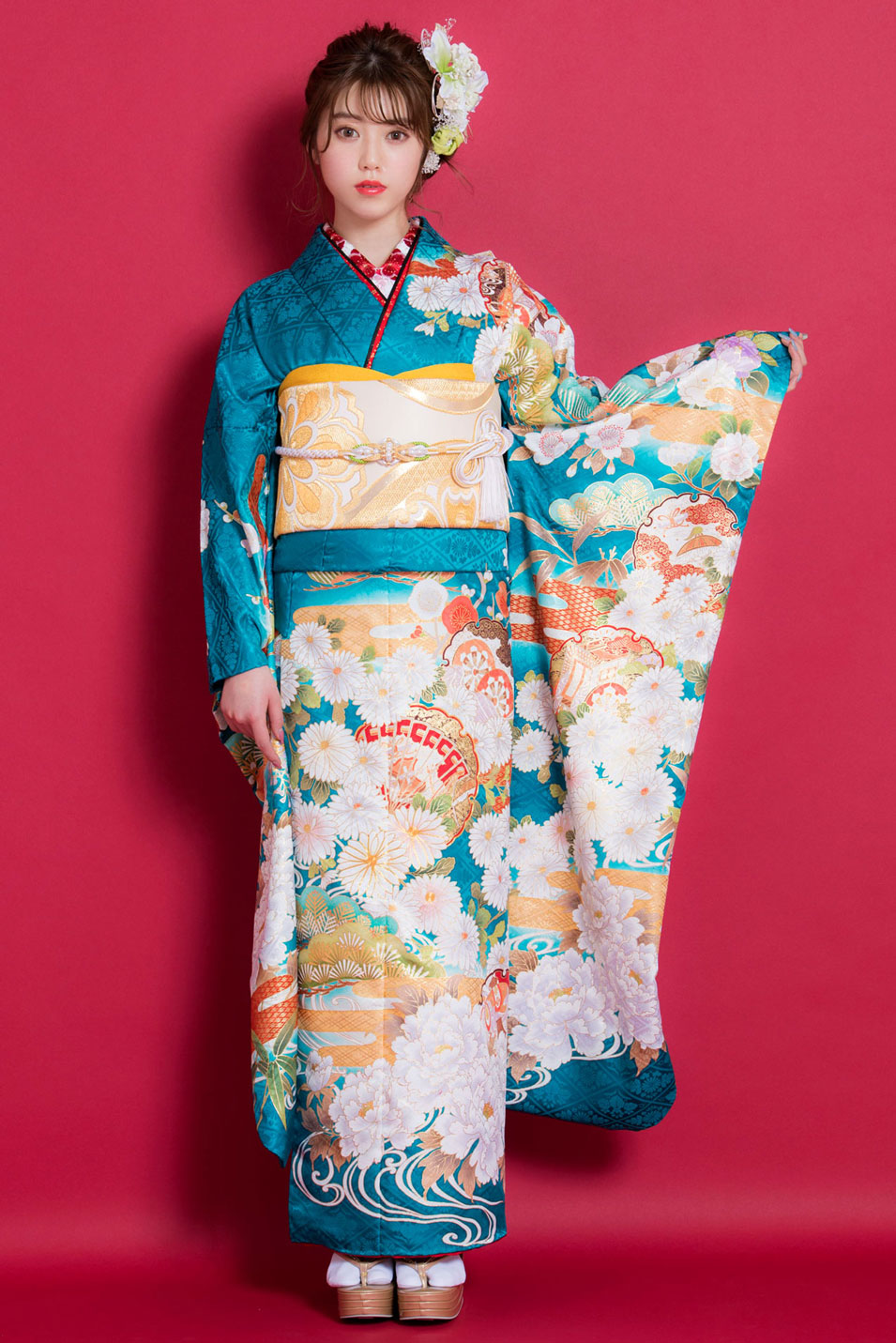 ターコイズブルーに白とオレンジの花が映える華やか古典振袖｜艶やかな