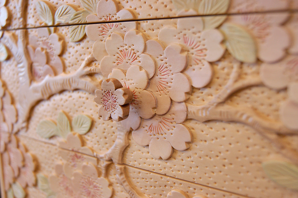 元祖軽井沢彫り｜大坂屋家具店の独自の技術 | 大坂屋家具店