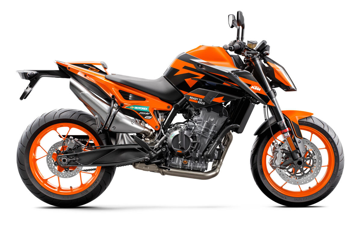 GPマシンのようなグラフィックを身にまとったKTM 890 DUKE GP 発売