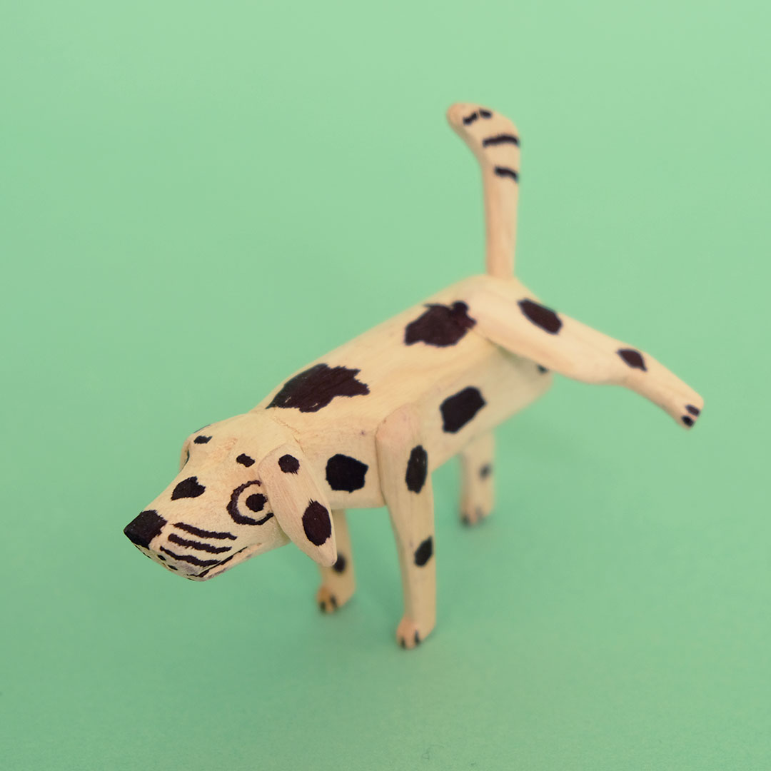 おしっこ犬（オアハカ ウッドカービング）- LABRAVA [メキシコ 民芸