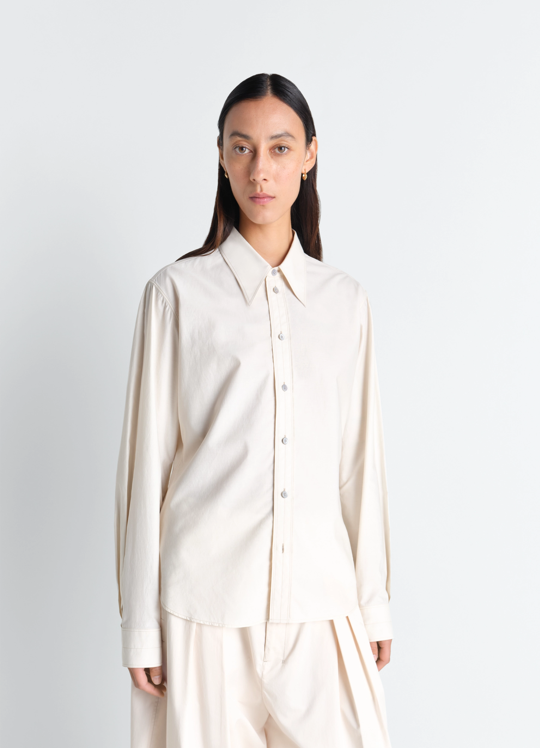 POINTED COLLAR SHIRT IN WASHED COTTON SILK - Light Cream - Washed