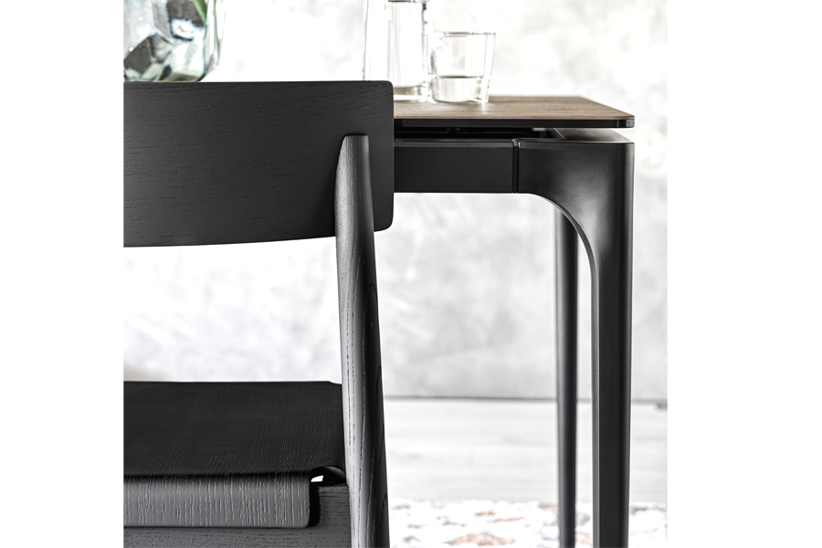 カリガリス シルエット 伸長式ダイニングテーブル ／ Calligaris