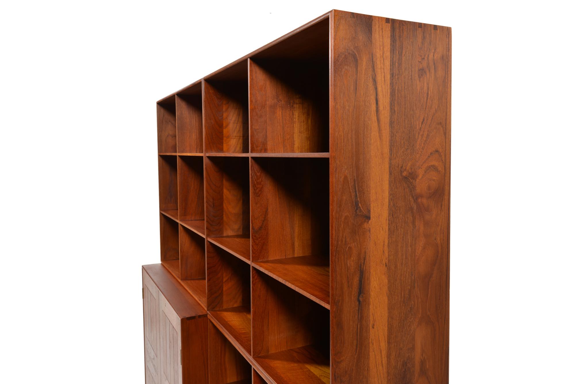 Mogens Koch Bookcase cabinet in Solid teak｜Luca Scandinavia