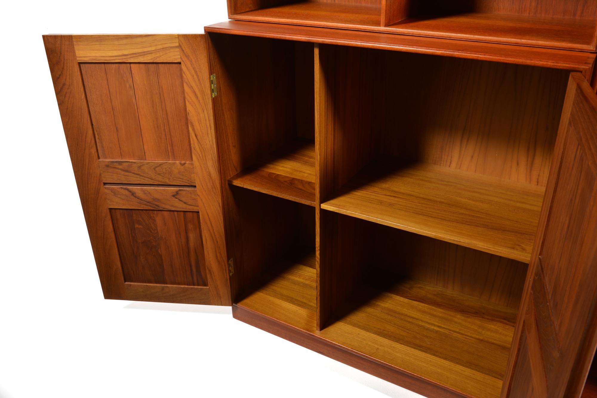 Mogens Koch Bookcase cabinet in Solid teak｜Luca Scandinavia