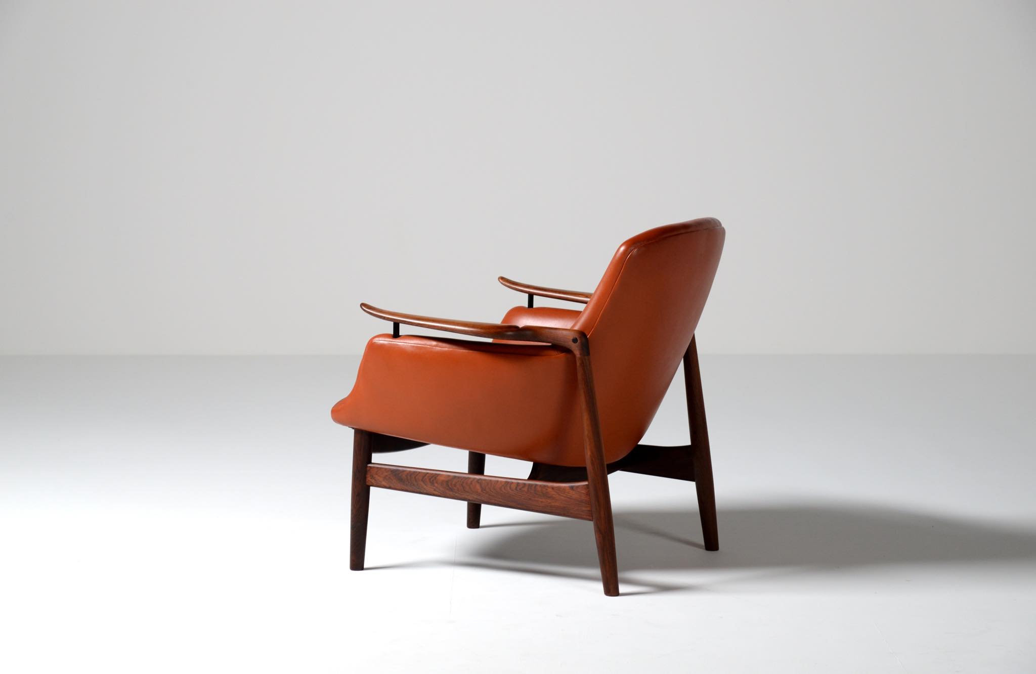 Finn Juhl NV53 Easy chair in Rosewood｜Luca Scandinavia | 北欧