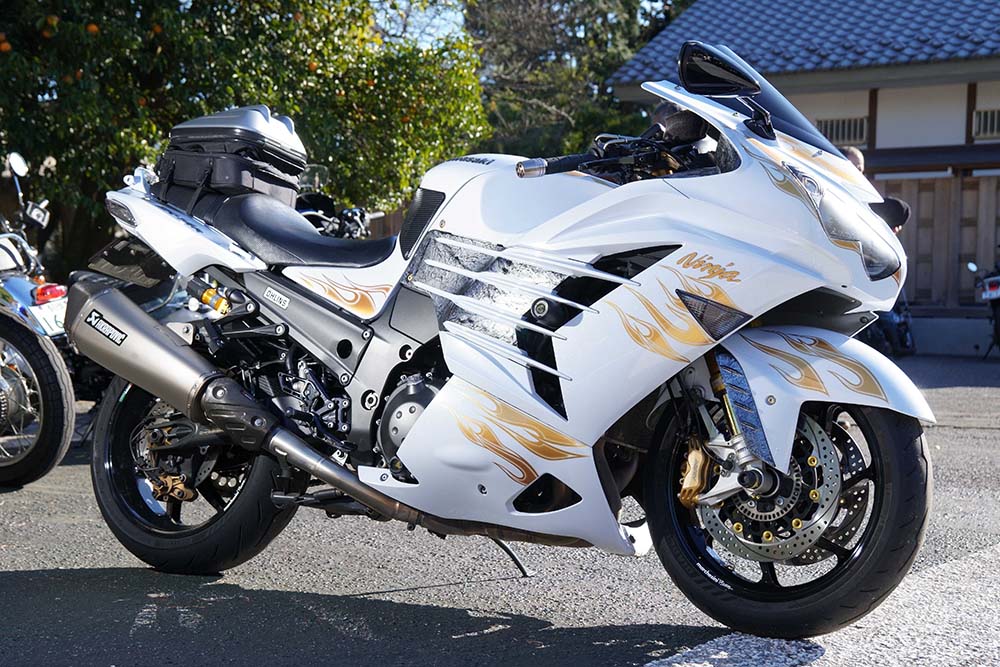6眼ヘッドライトの圧倒的ルックス！所有感を満たしてくれるNinja ZX