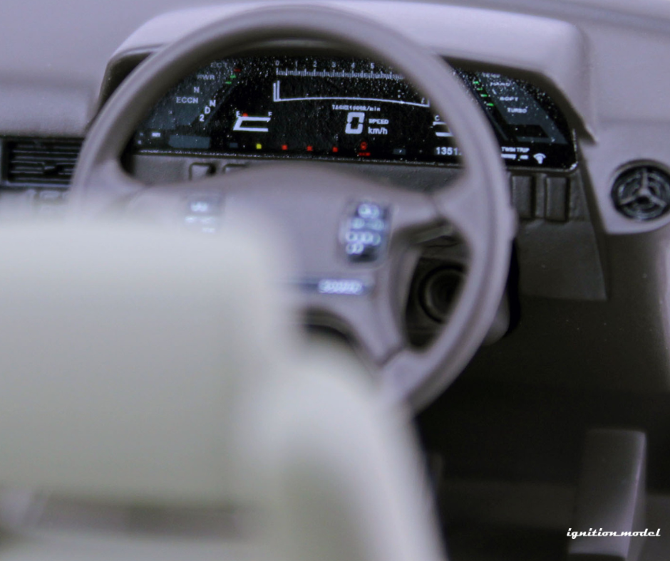 Ignition Model 1:18 Toyota Soarer (Z20) 3.0GT Limited in White