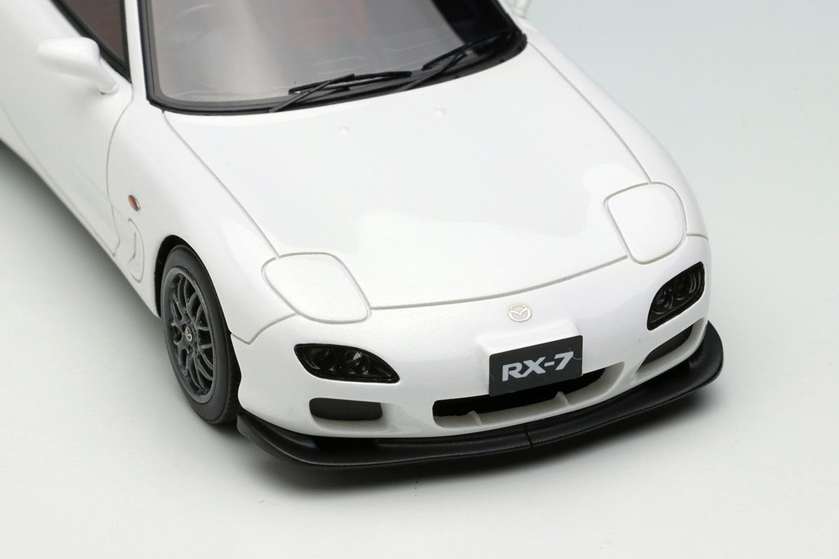 Mazda RX-7 (FD3S) Type RZ 2000 in Snow White Pearl Mica – Model
