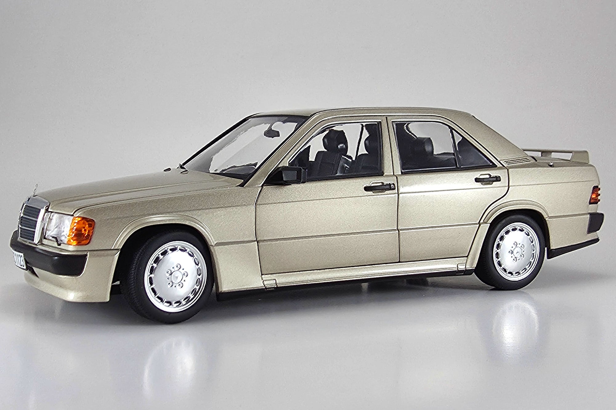 Mercedes-Benz 190E 2.3-16 | 1:18 Scale Diecast Model Car | Norev