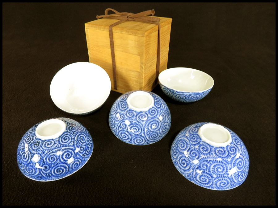 古伊万里 タコ唐草模様 | 株式会社もろはし美術店