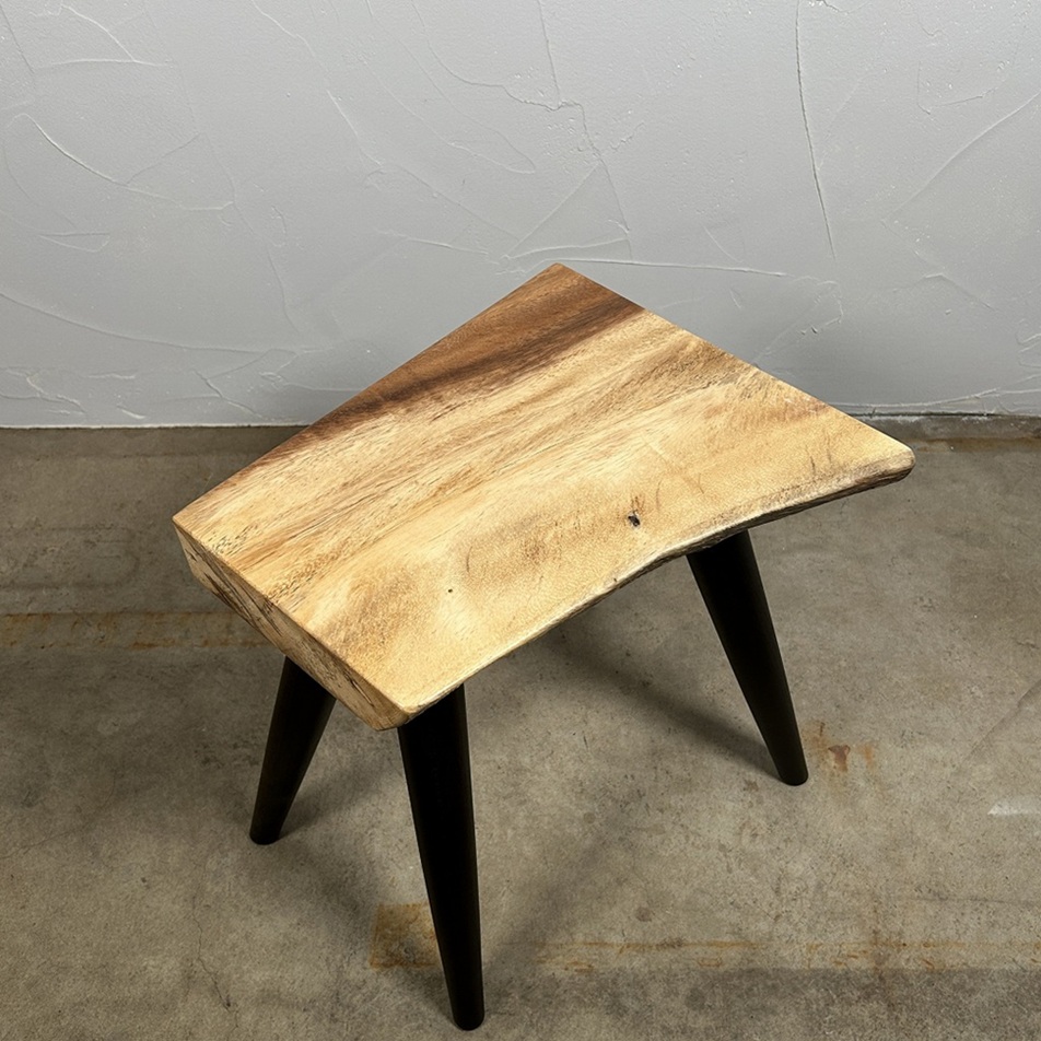 天然木 東京 新宿 東五軒町店展示 欅（けやき・ケヤキ）材 一枚板