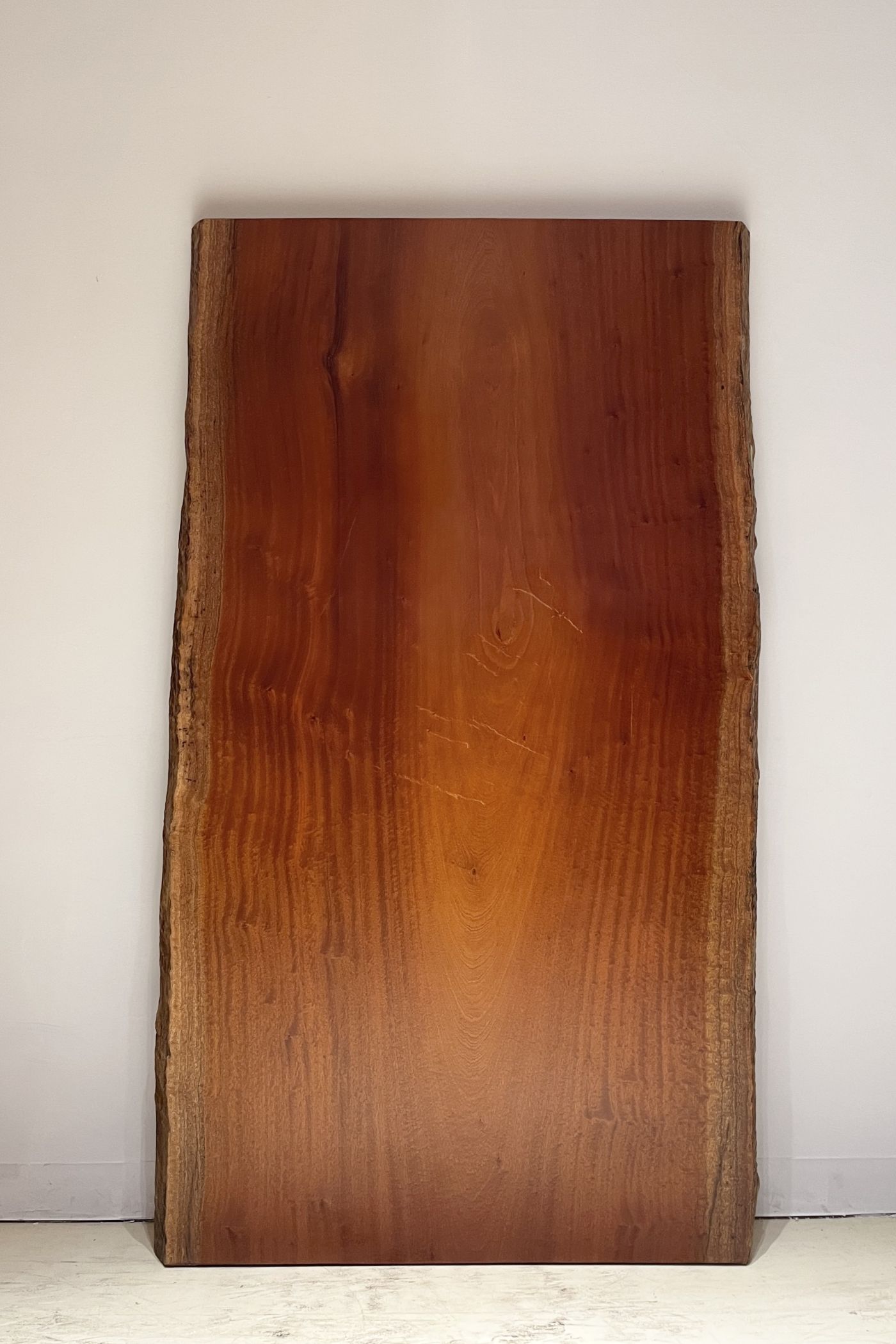 天然木 東京 新宿 東五軒町店展示 欅（けやき・ケヤキ）材 一枚板