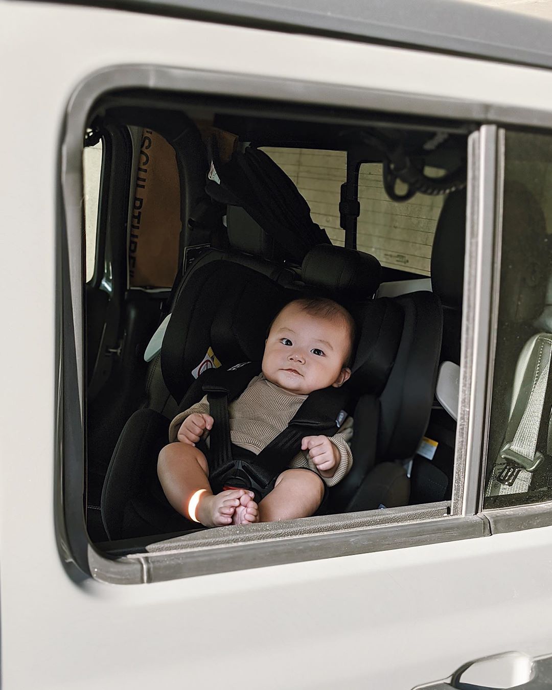 乗り心地バツグンの360°回転チャイルドシート！RECARO「Salia J」と