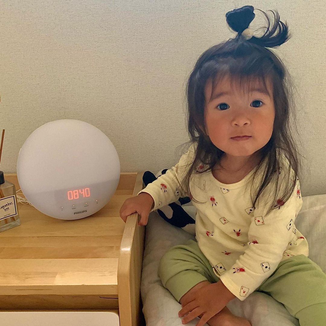 本物の太陽光のように再現するフィリップスの光目覚まし時計