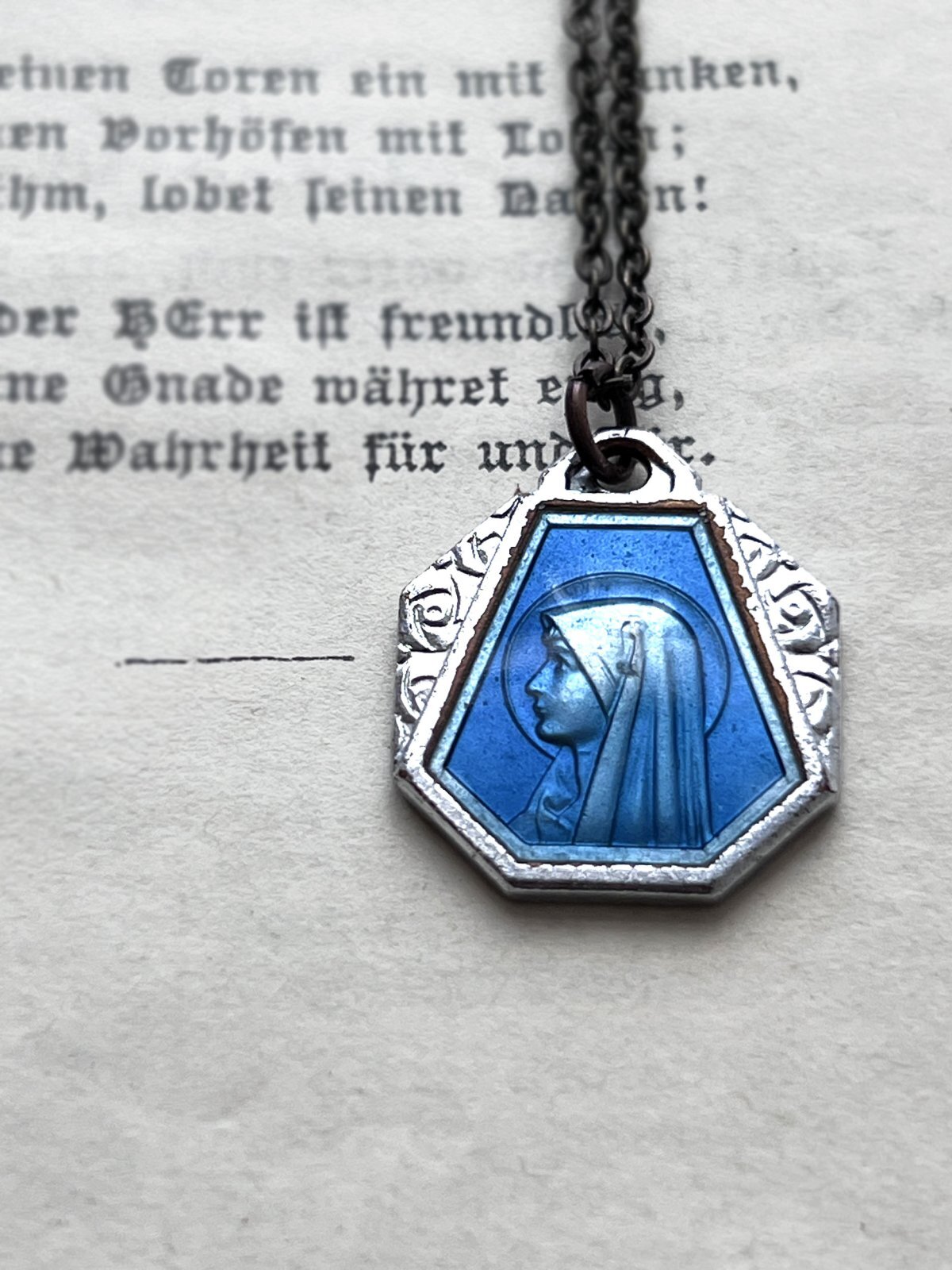 antique／ルルドの泉のメダイネックレス・ブルー - MARCHE' DE SOEUR