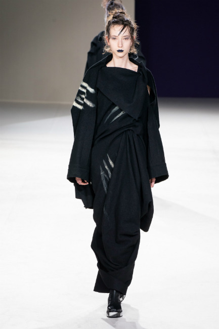 Yohji Yamamoto: The Japanese Aesthetic of Imperfection - Mara Marietta