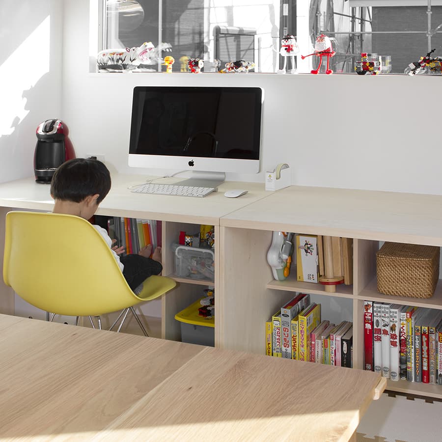 足元棚付きデスク 商品展示台|本棚の通販はマルゲリータ