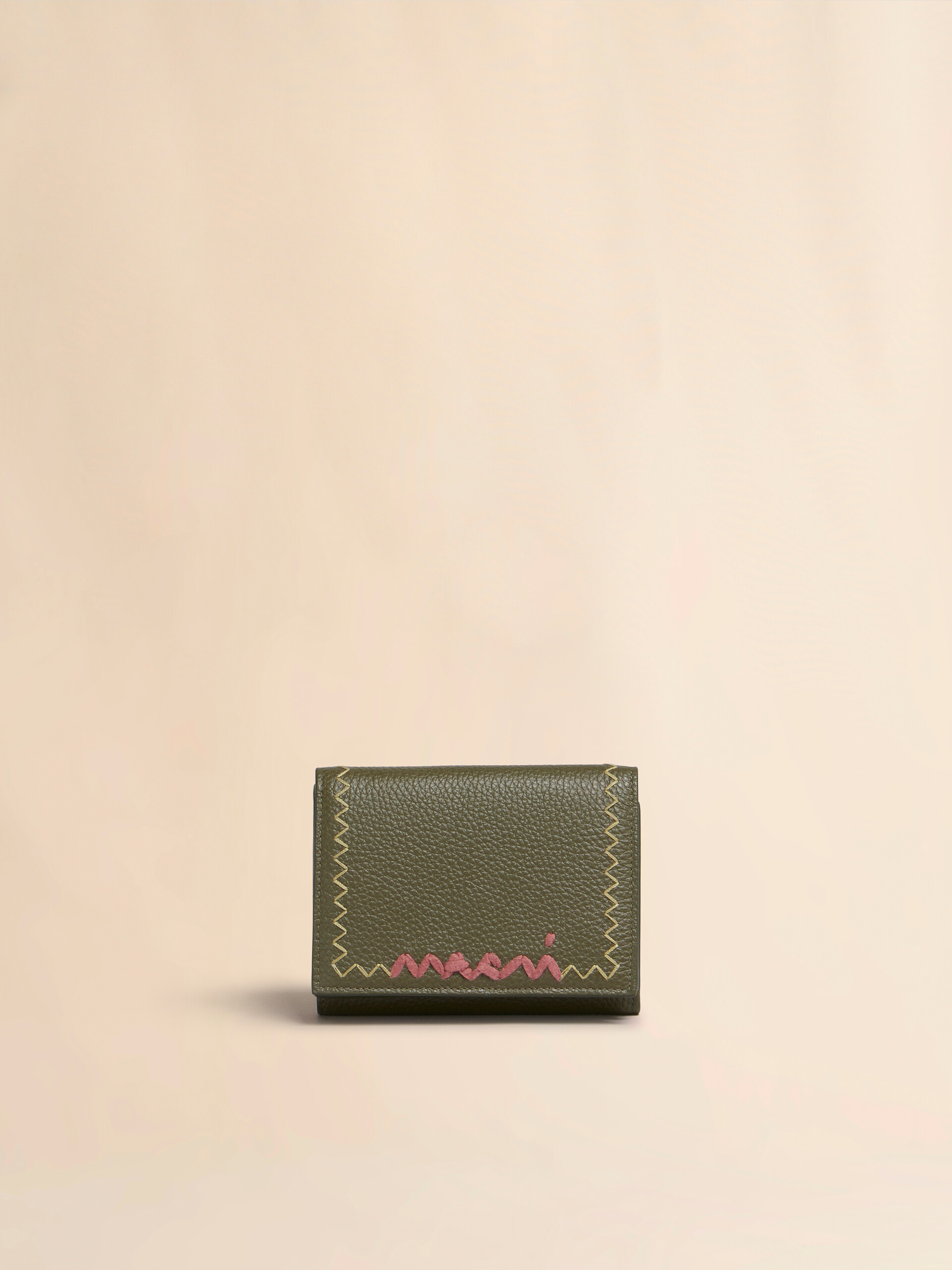 ベージュ レザー製三つ折りウォレット、マルニシンボルロゴ入り | Marni