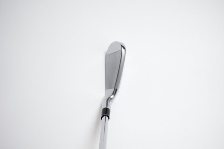 ZX4アイアン試打評価レビュー｜フェードでしっかり飛ぶ中空