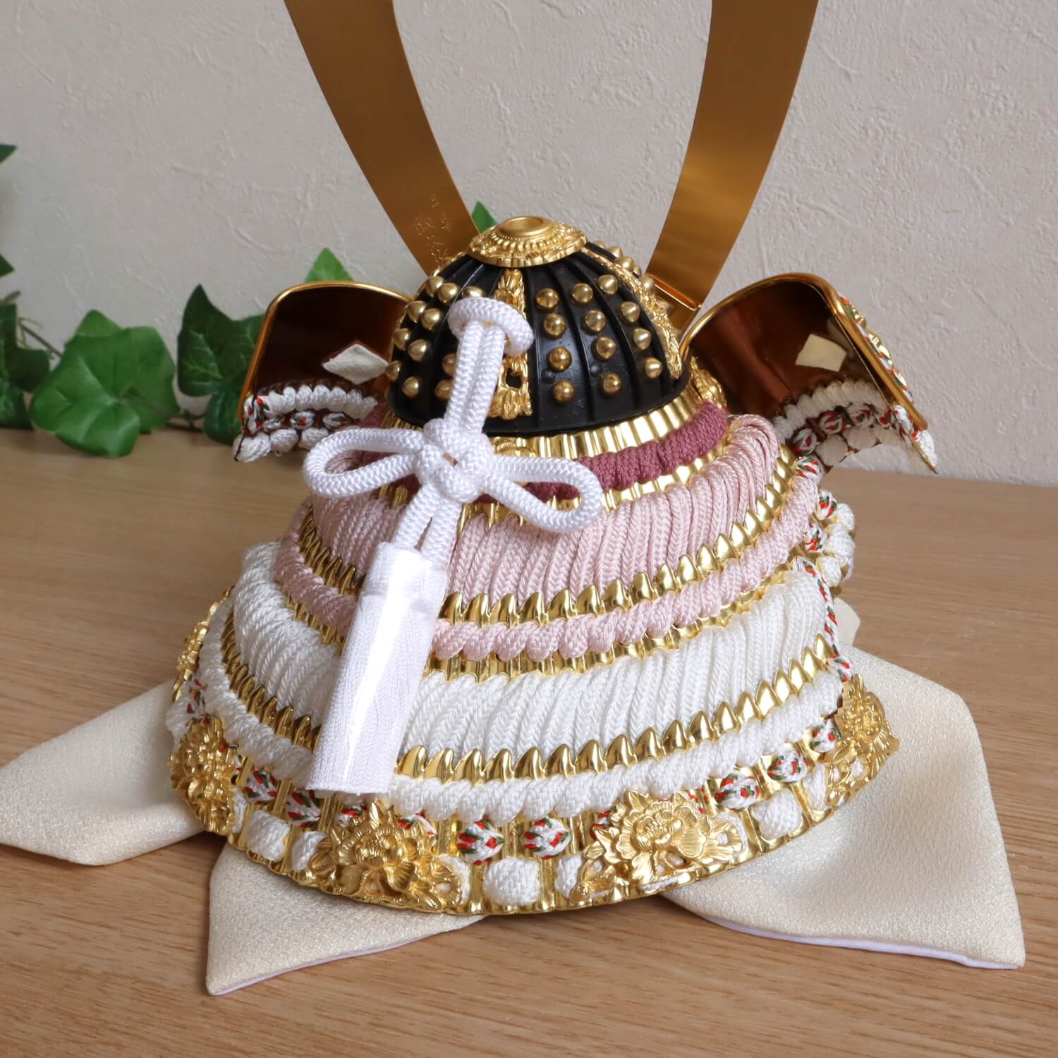 五月人形 ケース飾り 兜 伝統工芸士 京北野・平安武久作 8号白糸縅 藤