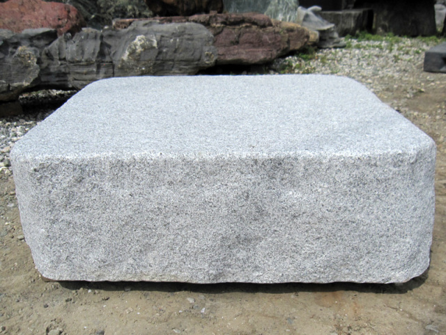 真壁石 沓脱石 76cm 銘石 茨城県産 真壁御影石 グレー 白御影 踏み石