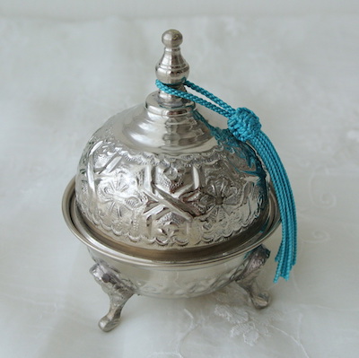 メタル製シュガーポット｜タッセル付き（小物入れ）アクセサリーケース