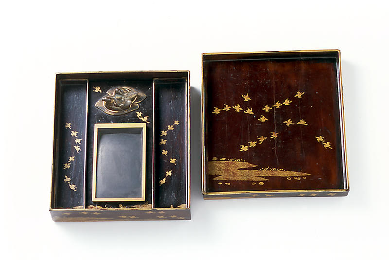 塩屋千鳥蒔絵硯箱 - MIHO MUSEUM