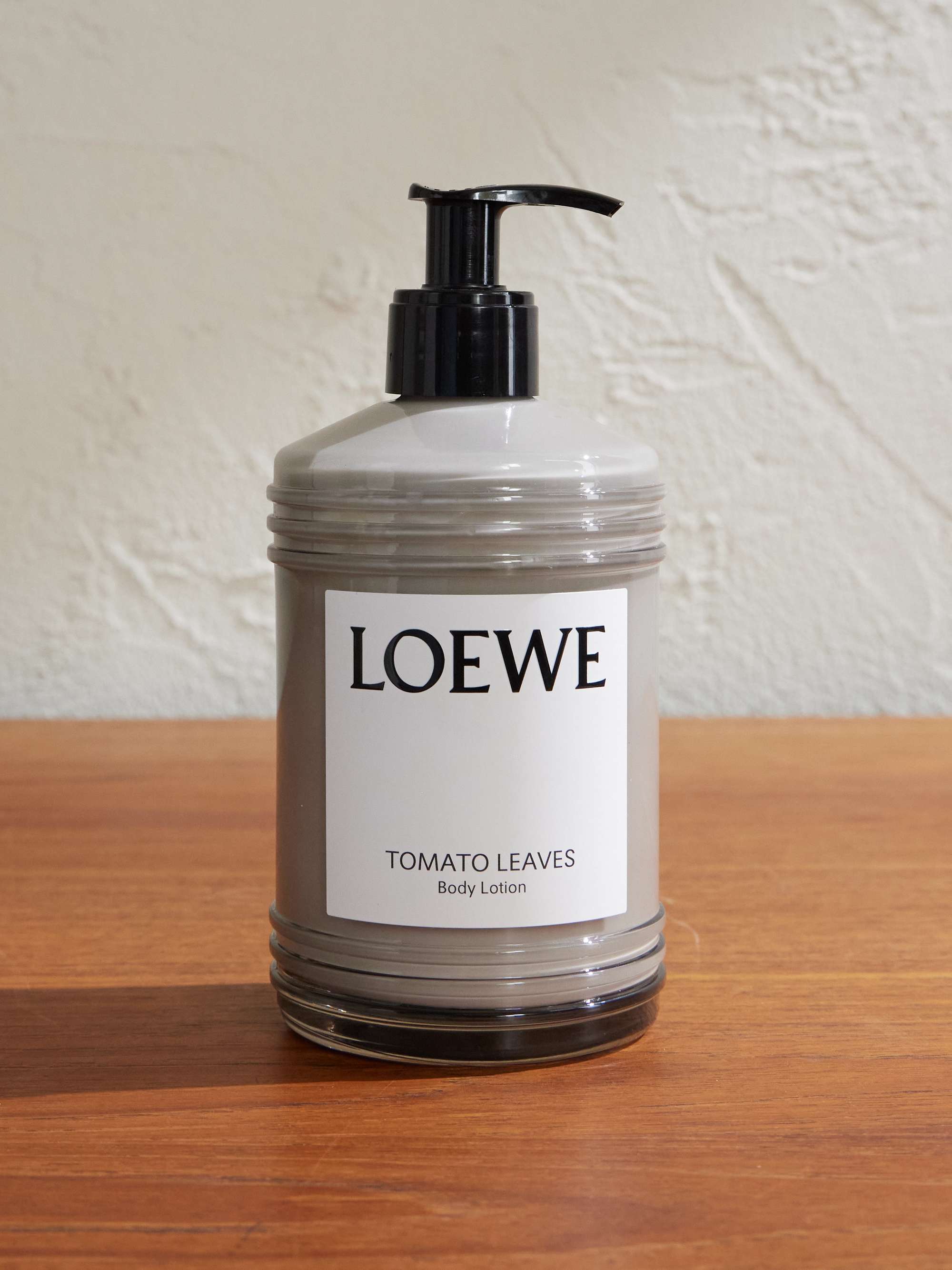 LOEWE PERFUMES Tomato Leaves Liquid Soap, 360ml for Men | MR PORTER