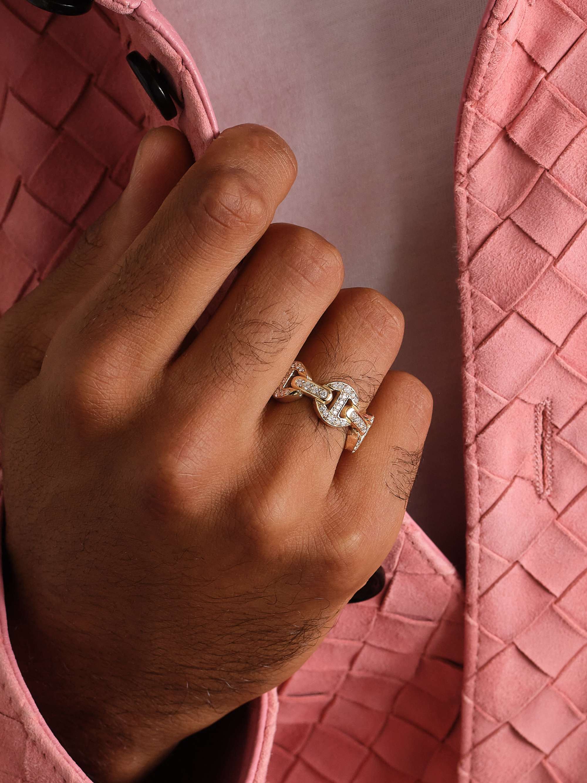 HOORSENBUHS Dame Classic Tri-Link 18-Karat Gold Diamond Ring for