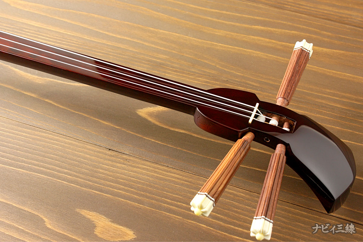 沖縄三線 紫檀棹 本皮1枚張り 高級モデル 沖縄三線 紫檀棹 本皮1枚張り