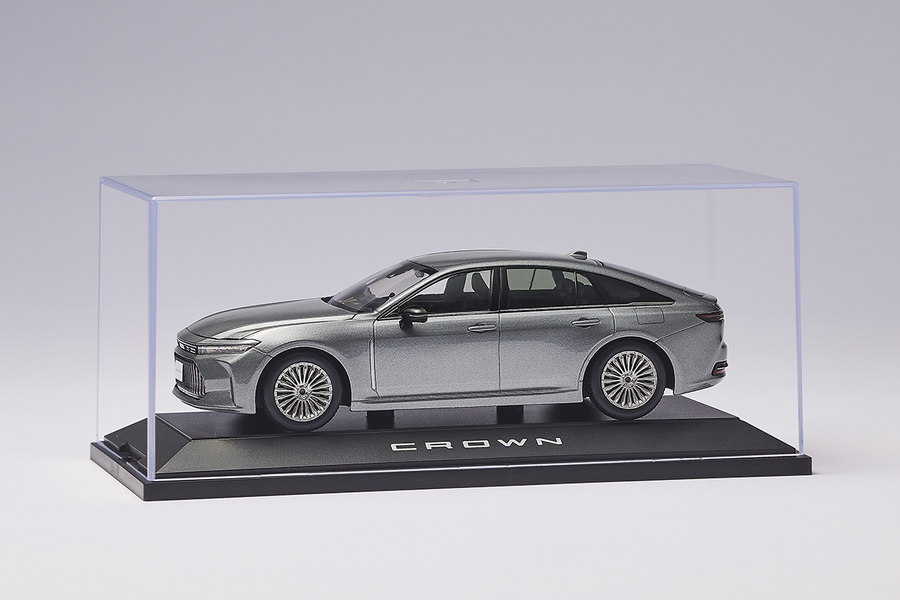 トヨタ クラウン セダン 1/30 ミニカー マットメタル 96台 限定 Amazon