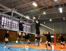 天理大学男子バレーボール部・楠本岳主将 ひたすら「つなぐ」 - 輝く