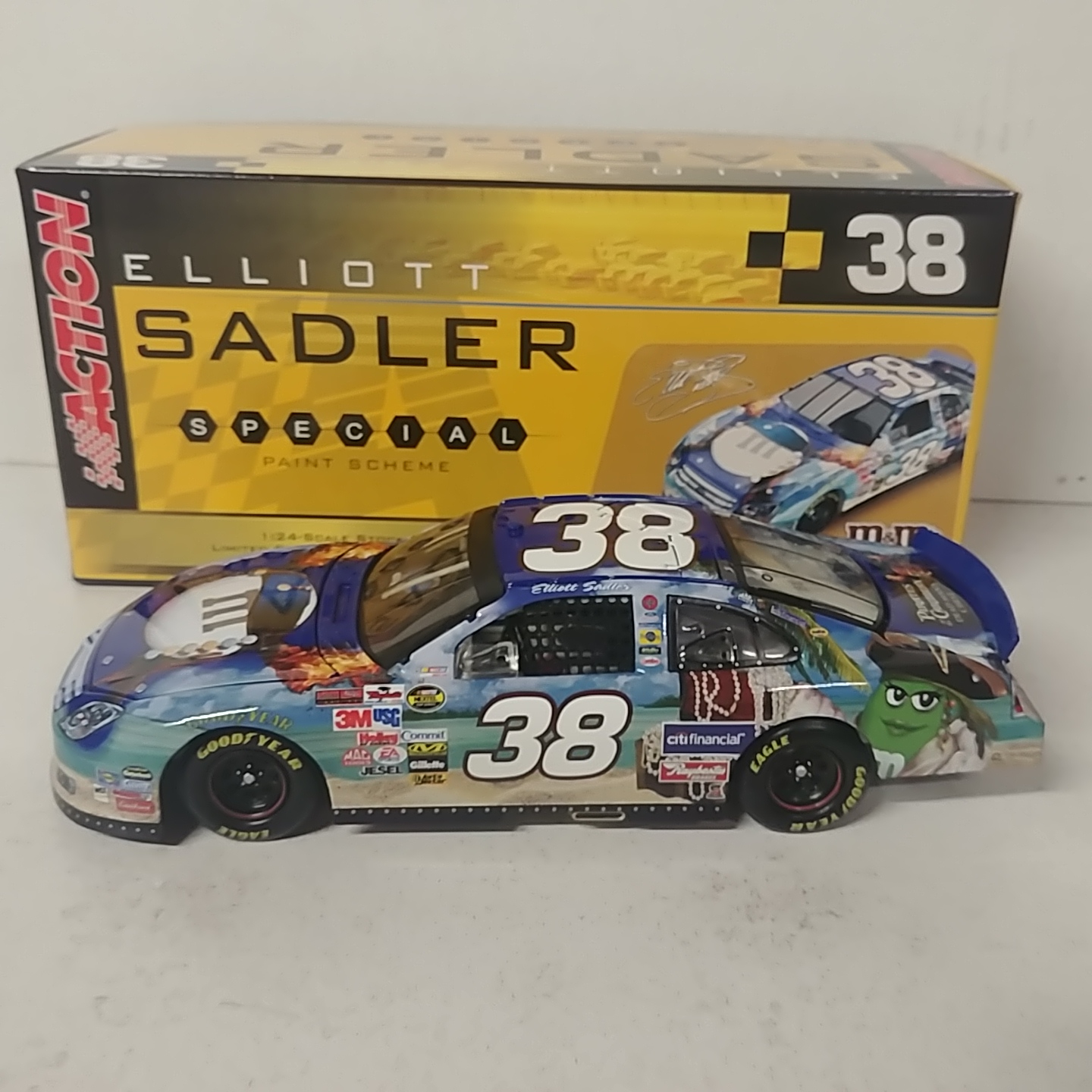 ミニカー 2006 Elliott Sadler 38 M & MS 1/24 2006 Elliott Sadler 38