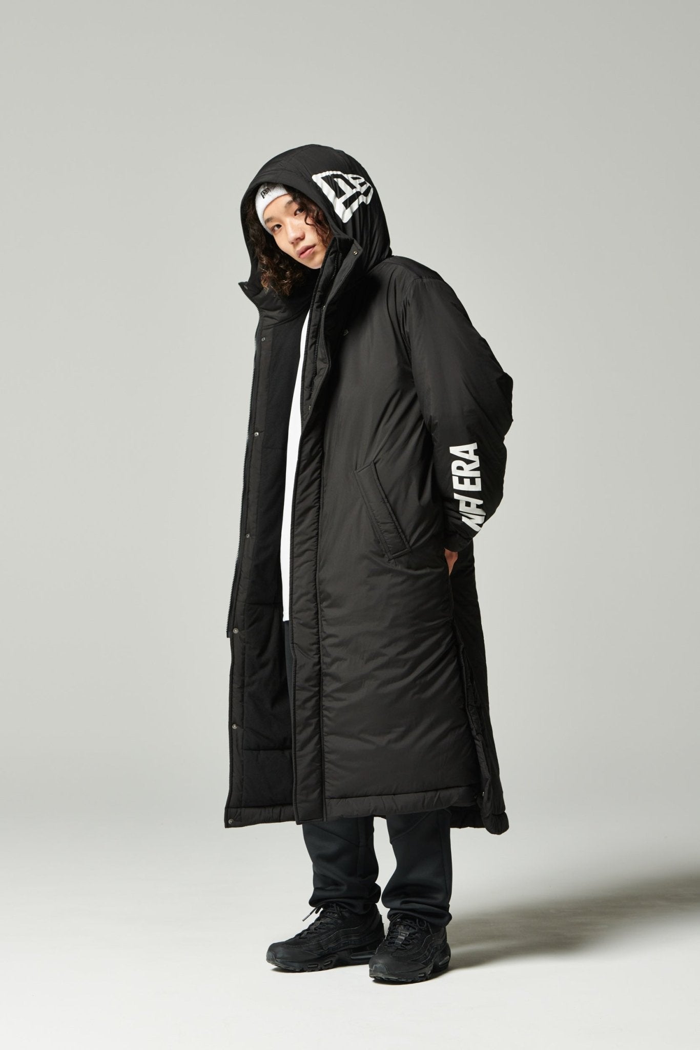 撥水加工を備えたベンチコートやニットキャップコレクションが登場