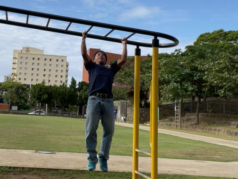 懸垂バー うんてい 室内遊具 ランドリーバー 物干し アイアンバー 懸垂