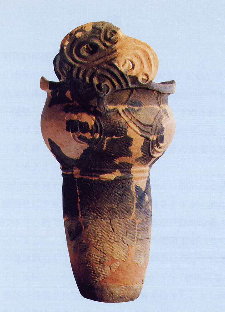 八ヶ谷戸遺跡出土の大形把手付縄文土器（やつがやといせきしゅつどの