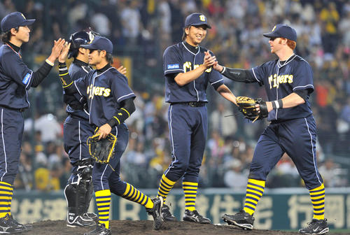 阪神】「ウル虎の夏」来季は黒の新ユニ誕生 大阪タイガース時代の
