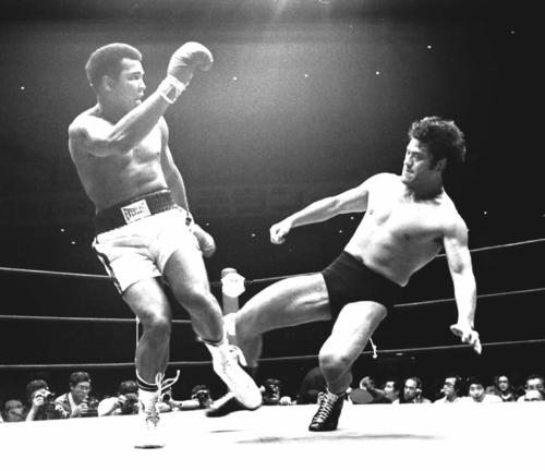 アントニオ猪木さん死去 力道山にスカウトされ60年デビュー「燃える